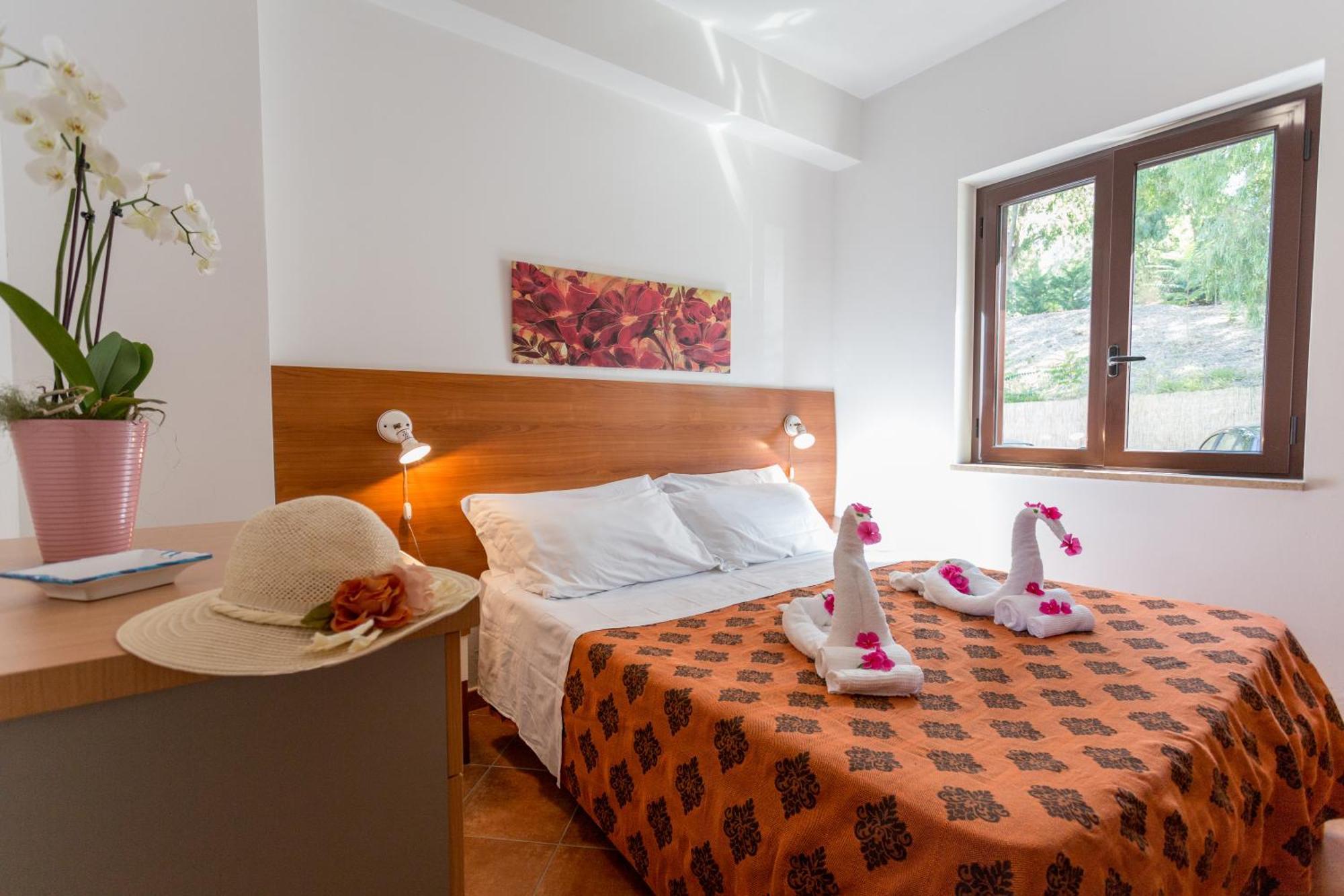 Villaggio Residence Bahja Paola Bagian luar foto